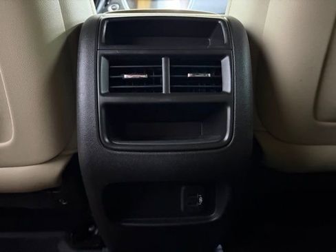 Used 2019 Cadillac XT5 AWD image 29