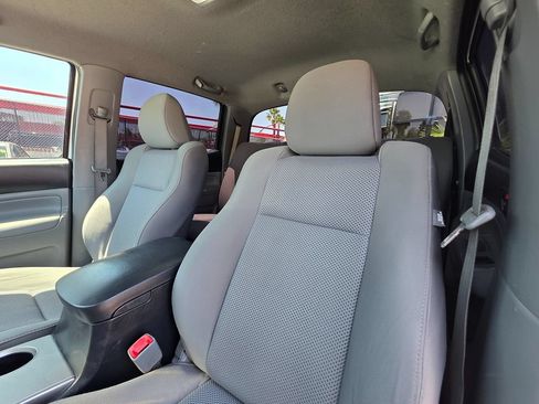 Used 2014 Toyota Tacoma 4x4 Double Cab image 24