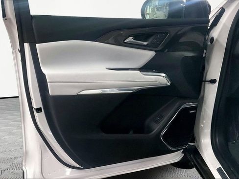 Used 2024 Chevrolet Traverse RS image 23