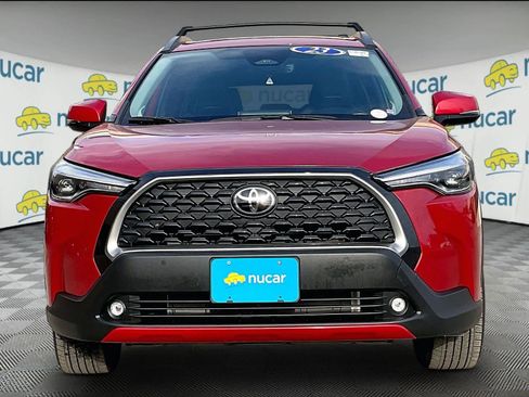 Used 2023 Toyota Corolla Cross XLE w/ Convenience Package image 2