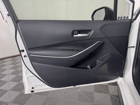 Used 2022 Toyota Corolla SE FWD image 11