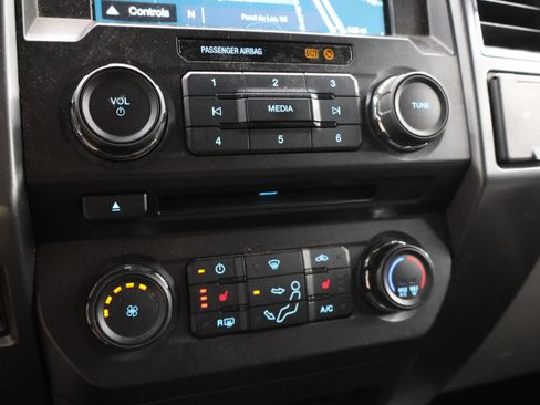 Used 2017 Ford F250 XLT w/ XLT Premium Package AWD/4WD image 45