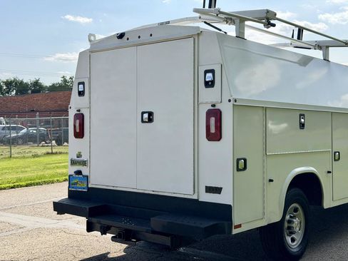 Used 2020 Chevrolet Express 3500 w/ Power Convenience Package RWD image 34