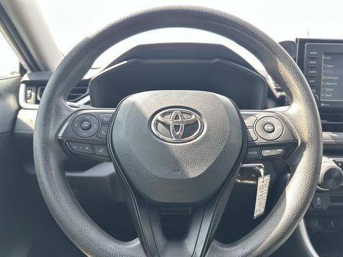 Used 2020 Toyota RAV4 LE FWD image 20