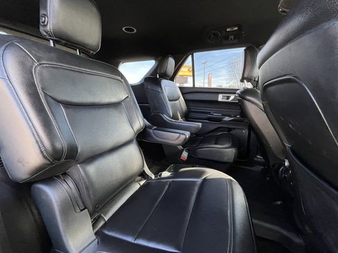 Used 2020 Ford Explorer XLT w/ Equipment Group 202A image 25