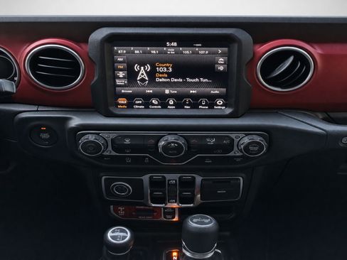 Used 2021 Jeep Wrangler Unlimited Rubicon AWD/4WD image 16