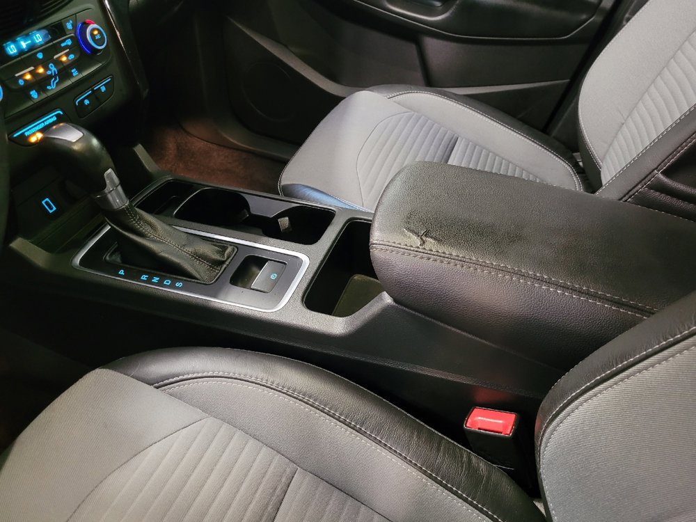 Used 2017 Ford Escape SE w/ SE Sport Appearance Package FWD image 26