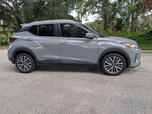 Used 2022 Nissan Kicks SV w/ Interior Electronics Package FWD image 10