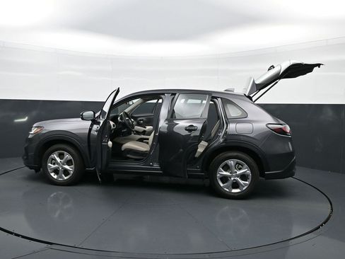 Used 2025 Honda HR-V LX image 40