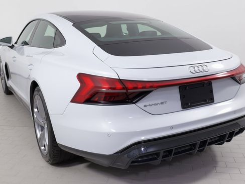 Used 2023 Audi e-tron GT Premium Plus image 16