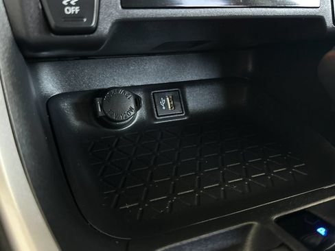 Used 2025 Toyota RAV4 LE AWD/4WD image 26