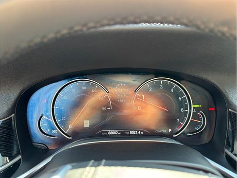 Used 2018 BMW 750i image 28