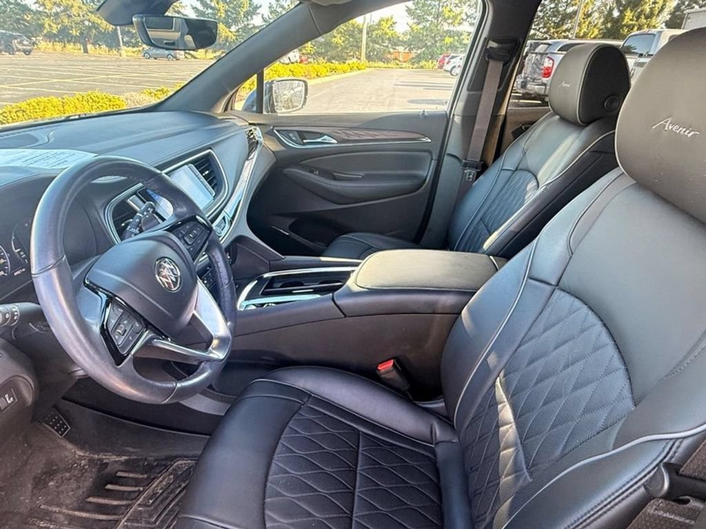 Used 2024 Buick Enclave Avenir w/ Avenir Technology Package AWD/4WD image 11