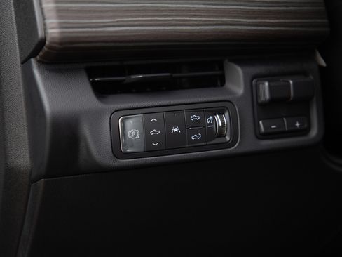 Used 2025 GMC Sierra EV Denali image 28