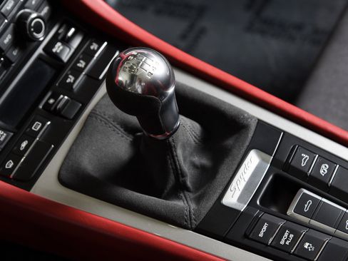 Used 2016 Porsche Boxster Spyder RWD image 5