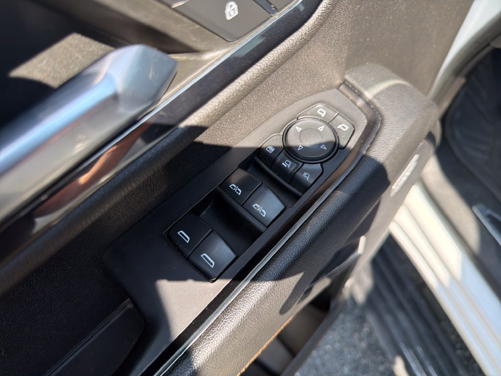 Used 2024 GMC Sierra 2500 AT4 w/ AT4 Premium Plus Package AWD/4WD image 12