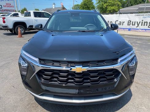 Used 2026 Chevrolet Trax LT FWD image 7