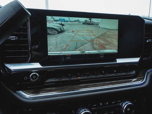 Used 2023 GMC Sierra 1500 Elevation image 18