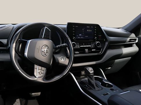 Used 2021 Toyota Highlander XSE FWD image 14
