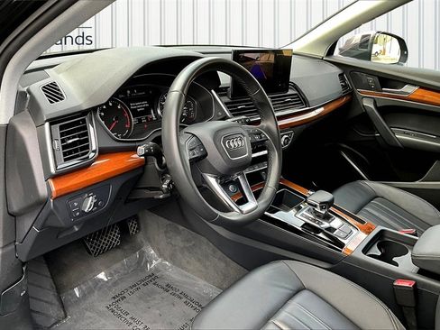 Used 2023 Audi Q5 2.0T Premium w/ Convenience Package image 17