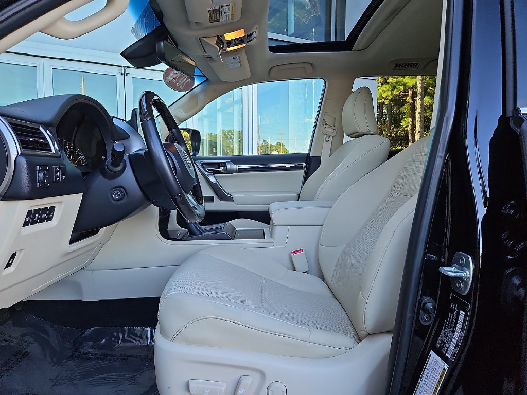 Used 2023 Lexus GX 460 Premium w/ Premium Package AWD/4WD image 14