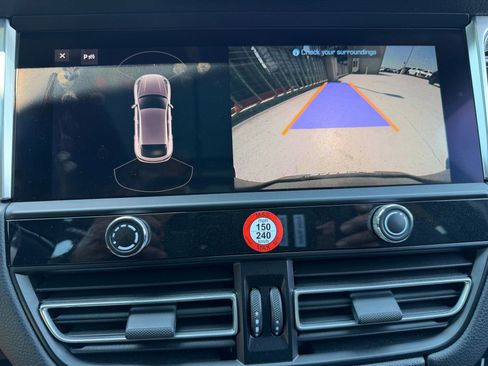 Certified 2023 Porsche Macan S AWD/4WD image 25