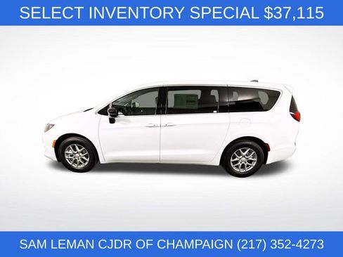 New 2026 Chrysler Voyager LX image 4