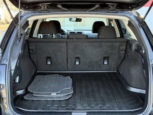 Used 2019 Subaru Outback 2.5i Premium image 18
