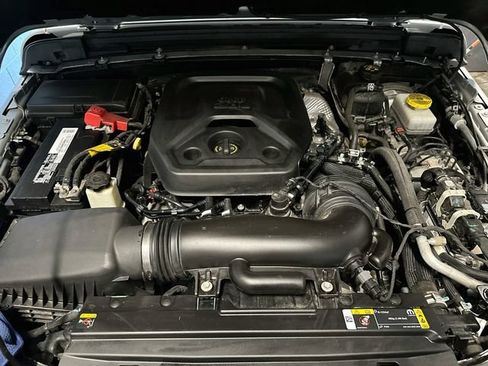 Used 2024 Jeep Wrangler Unlimited Sport AWD/4WD image 32