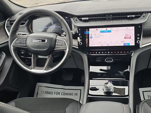 New 2026 Jeep Grand Cherokee L 4WD image 23