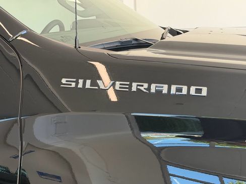 Used 2024 Chevrolet Silverado 1500 LTZ AWD/4WD image 10