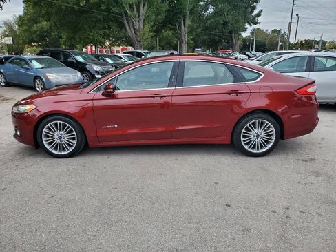 Used 2014 Ford Fusion SE w/ Equipment Group 502A image 4