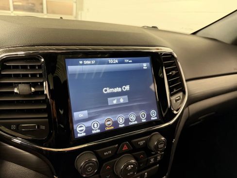 Used 2019 Jeep Grand Cherokee Altitude AWD/4WD image 21