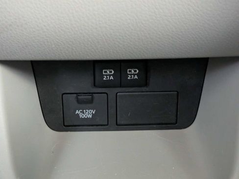 Used 2019 Toyota Highlander Limited AWD/4WD image 18
