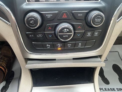 Used 2014 Jeep Grand Cherokee Overland w/ Mopar Chrome Edition Group AWD/4WD image 26