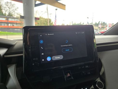 Used 2024 Toyota Corolla SE w/ SE Package image 15