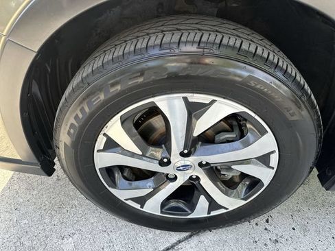 Certified 2022 Subaru Outback Touring AWD/4WD image 10