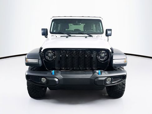 Used 2023 Jeep Wrangler Unlimited w/ Cold Weather Group AWD/4WD image 2