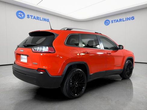 Used 2021 Jeep Cherokee Latitude FWD image 10