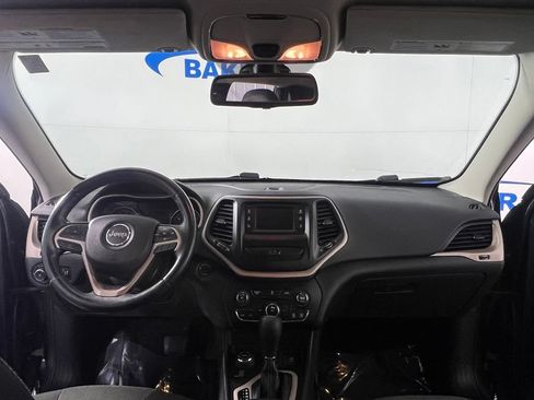 Used 2014 Jeep Cherokee Latitude w/ Cold Weather Group AWD/4WD image 10
