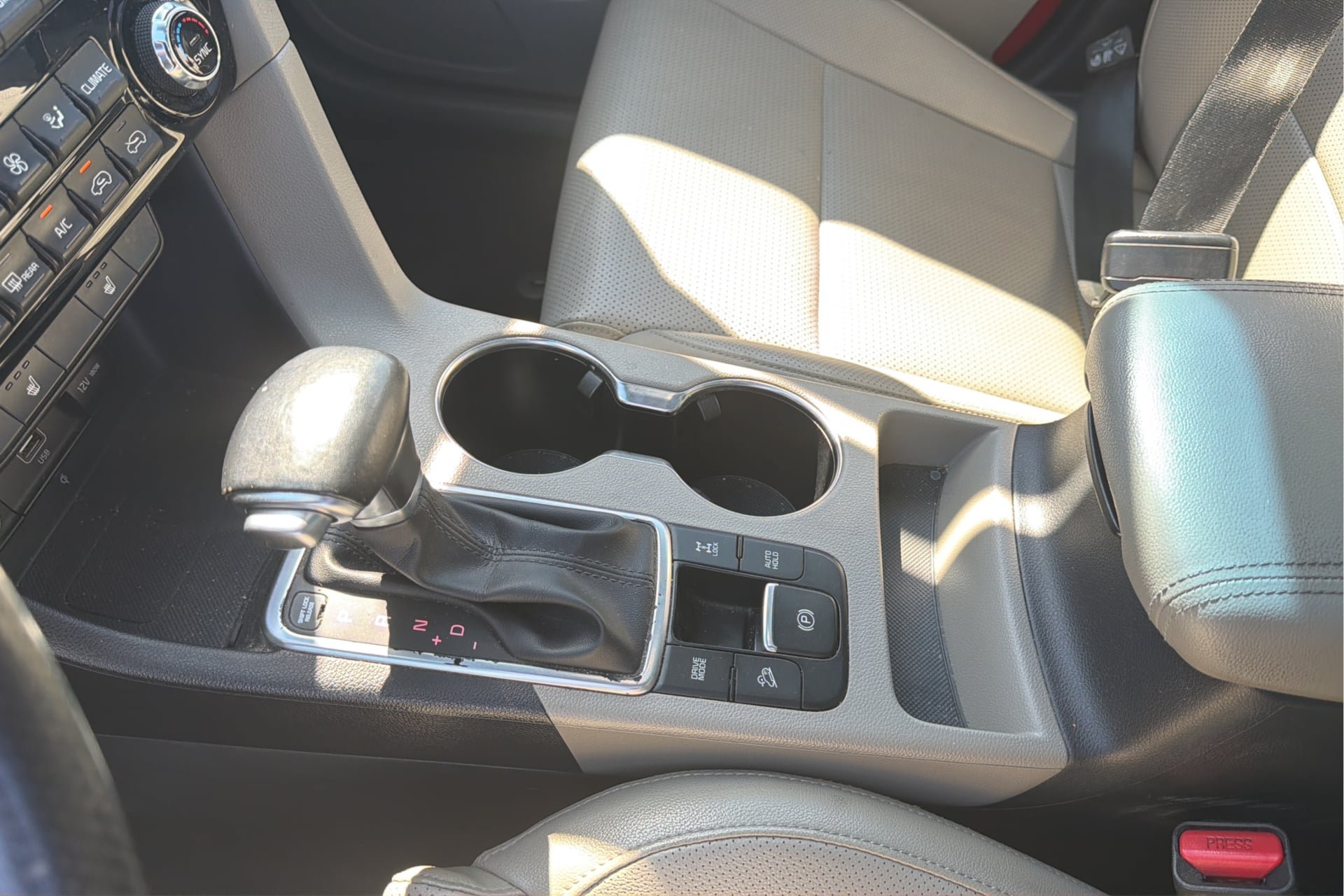 Used 2022 Kia Sportage Nightfall Edition w/ Nighfall AWD Premium Package image 25