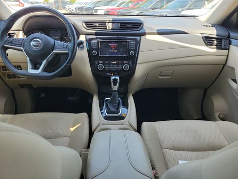 Used 2019 Nissan Rogue SV FWD image 16
