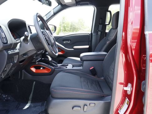 Used 2025 Nissan Frontier PRO-4X AWD/4WD image 9