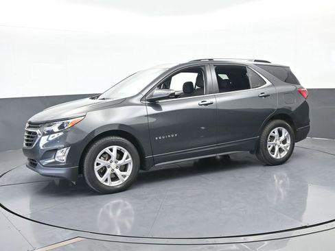 Used 2020 Chevrolet Equinox LT image 2