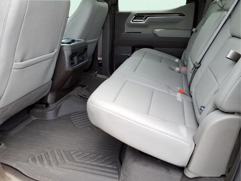 Used 2026 Chevrolet Silverado 1500 LT Trail Boss w/ Convenience Package II AWD/4WD image 17