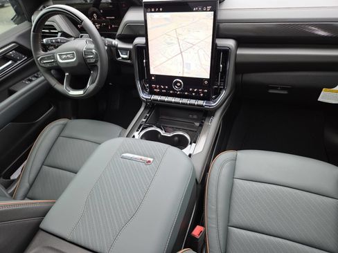 New 2026 GMC Yukon XL AT4 w/ AT4 Premium Plus Package AWD/4WD image 32