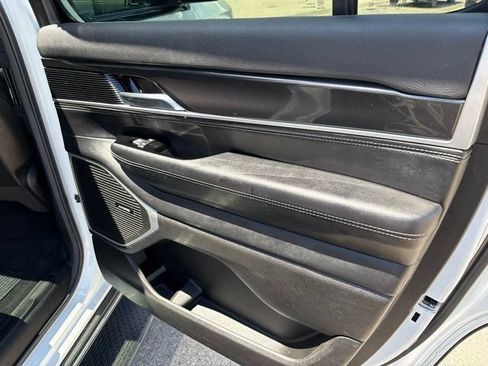 Used 2022 Jeep Wagoneer Series I w/ Premium Group I AWD/4WD image 13