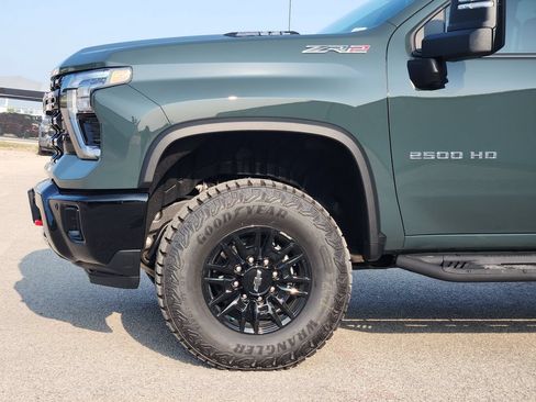 New 2026 Chevrolet Silverado 2500 ZR2 AWD/4WD image 5