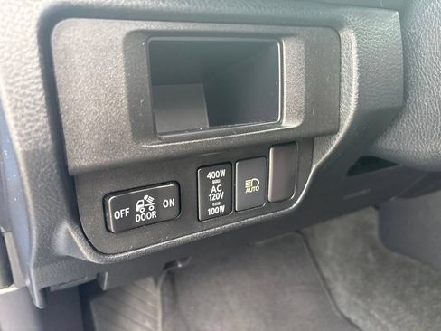 Used 2019 Toyota Tacoma TRD Sport w/ Technology Package RWD image 17