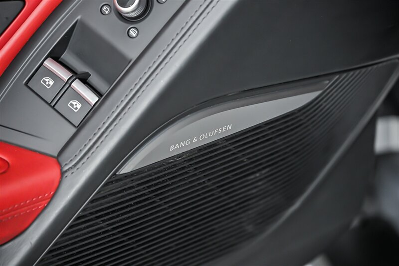 Used 2017 Audi R8 V10 w/ Carbon Exterior Package AWD/4WD image 22